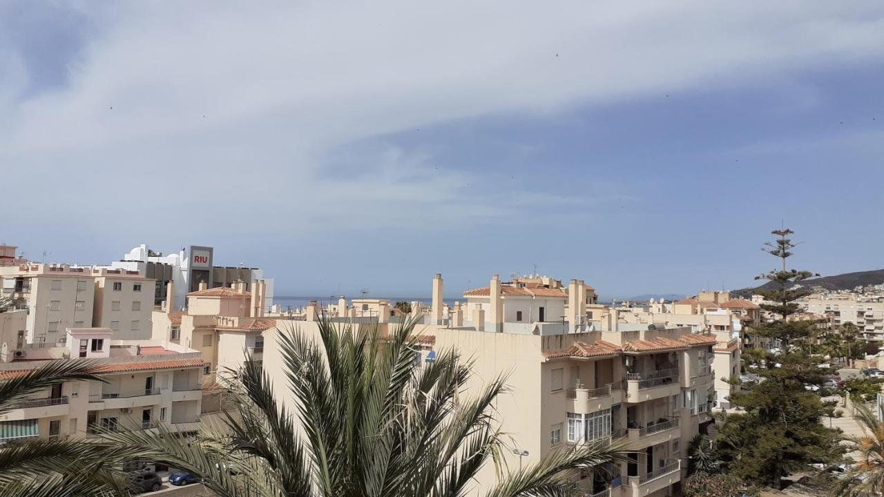 شقة Amplio Piso Al Lado De La Playa En نيرخا المظهر الخارجي الصورة