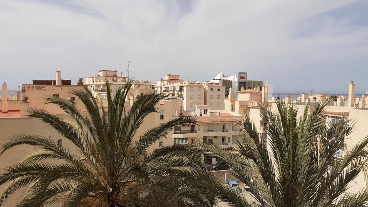 شقة Amplio Piso Al Lado De La Playa En نيرخا المظهر الخارجي الصورة